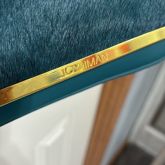 Joy & Iman Crossbody Bag - Picture 6 of 11